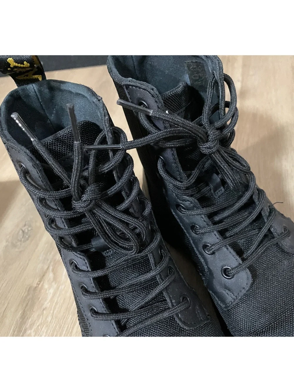 Dr. Martens Combs Black